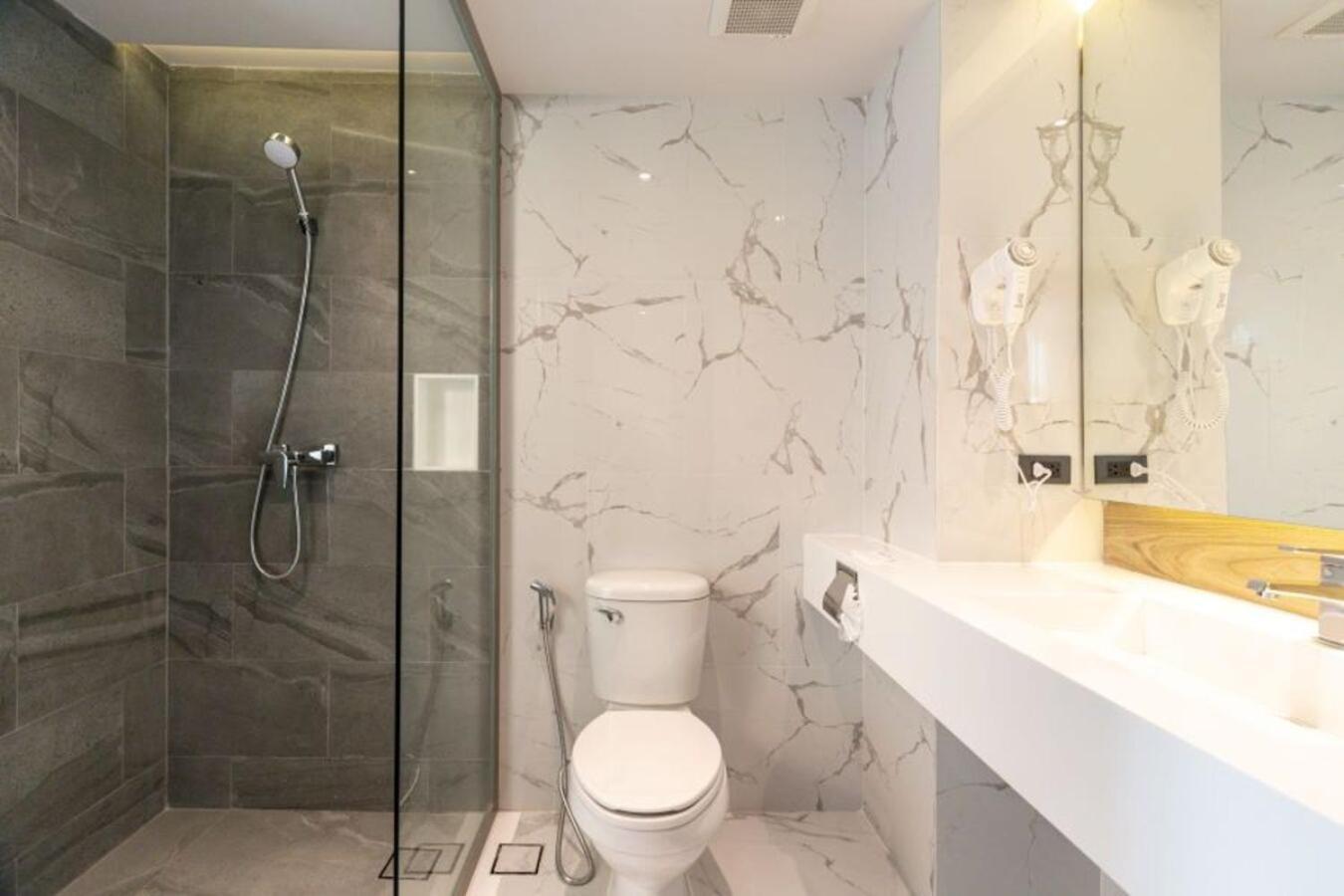 Pure Eleven Hotel Bangkok Makkasan Экстерьер фото